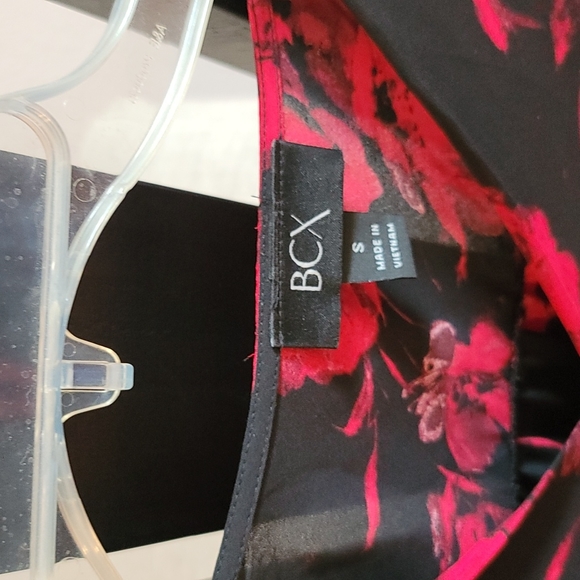 BCX Red/Black Blouse Faux Wrap - Picture 2 of 3